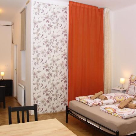 Central Prague Wenceslas Square Apartments Екстериор снимка