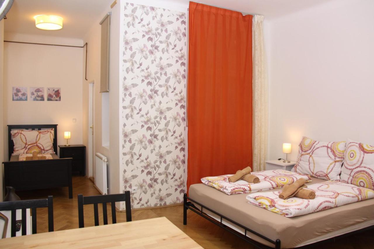 Central Prague Wenceslas Square Apartments Екстериор снимка