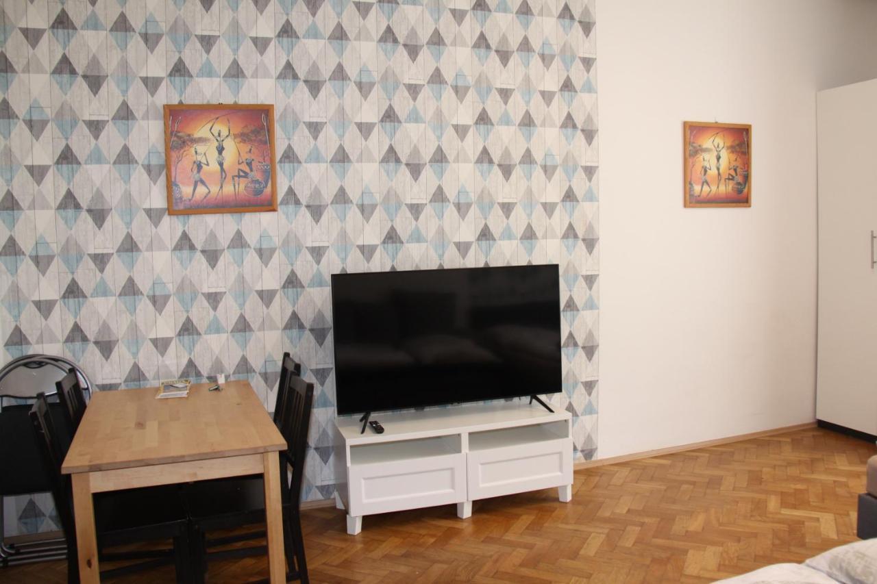 Central Prague Wenceslas Square Apartments Екстериор снимка
