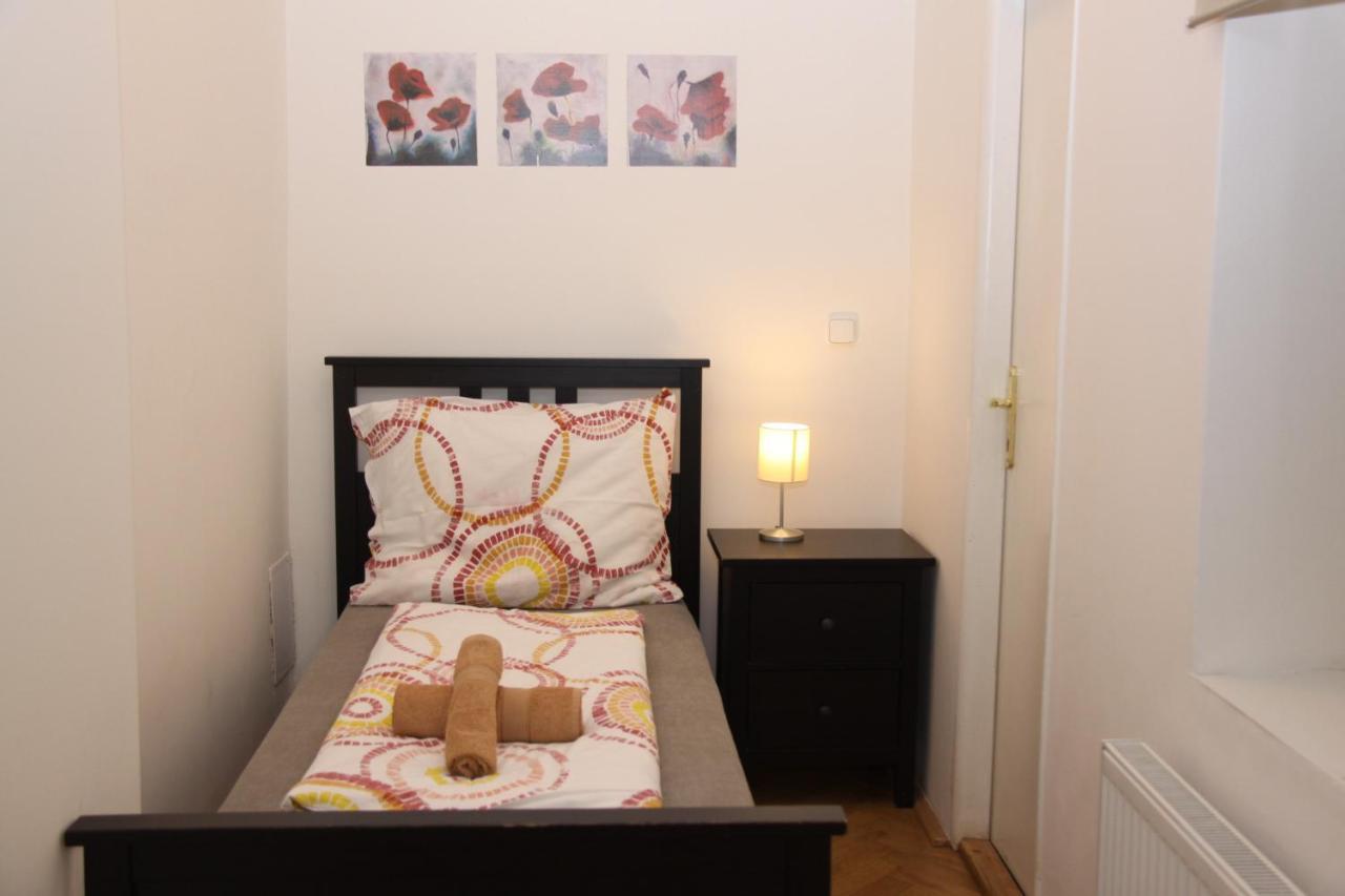 Central Prague Wenceslas Square Apartments Екстериор снимка